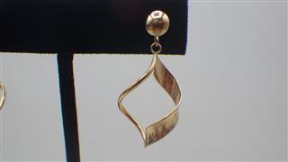14K Yellow Gold Earrings 1.4g, Marked: 14K on stem